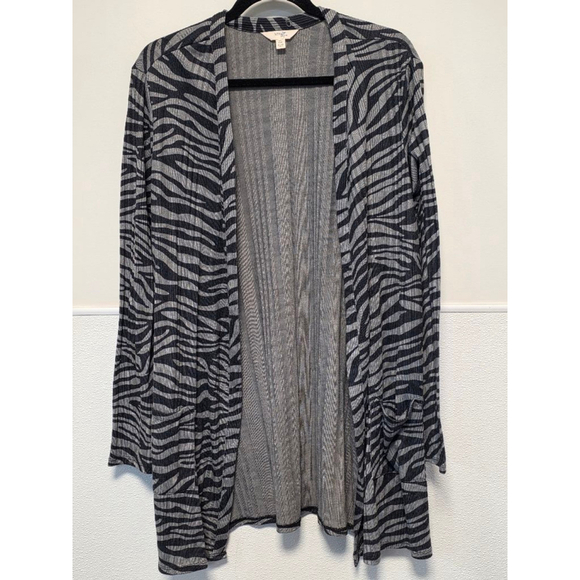 Women's Terra & Sky Cardigan Size 0X Gray & Black Zebra Print - Picture 1 of 7